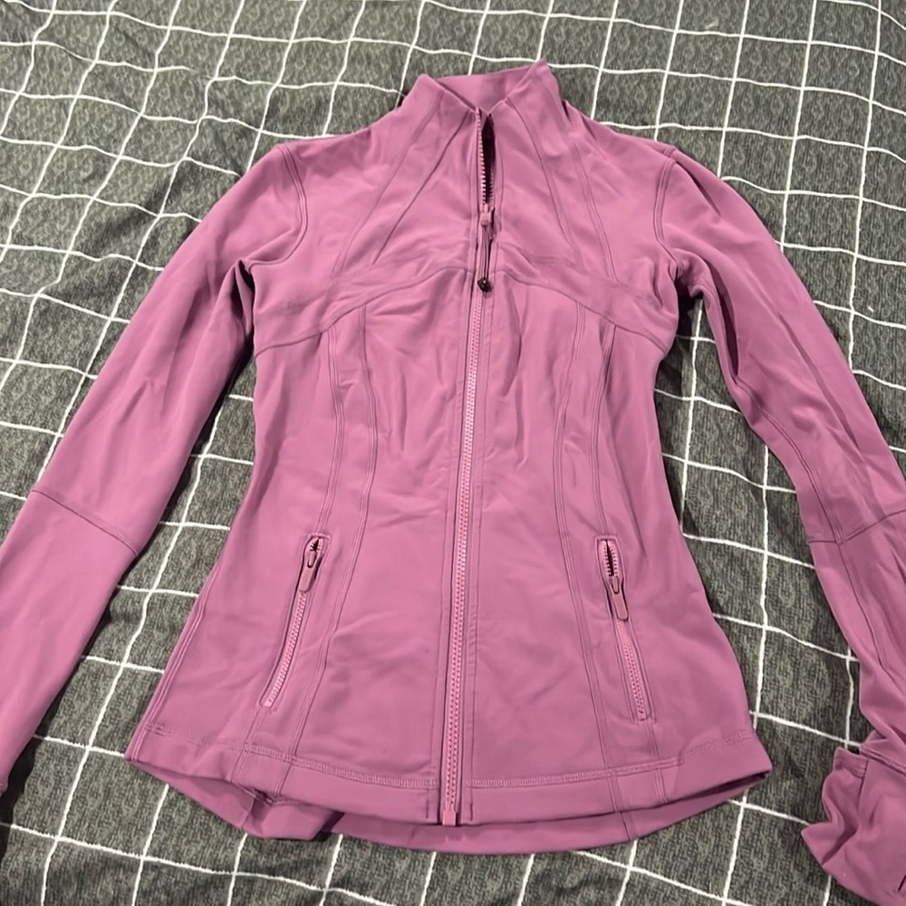 Excellent condition.  Size 2 mauve / lavender color